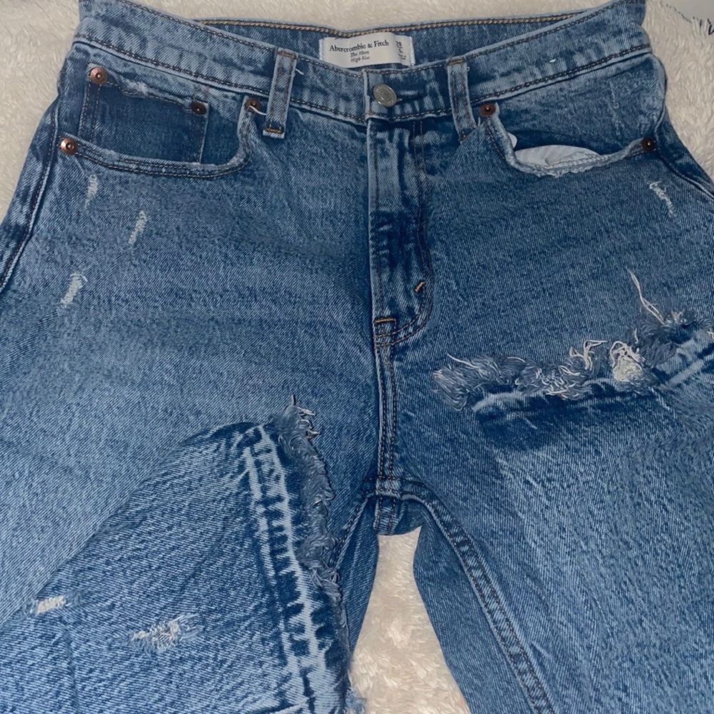 Bre Sheppard Abercrombie high rise mom jeans!